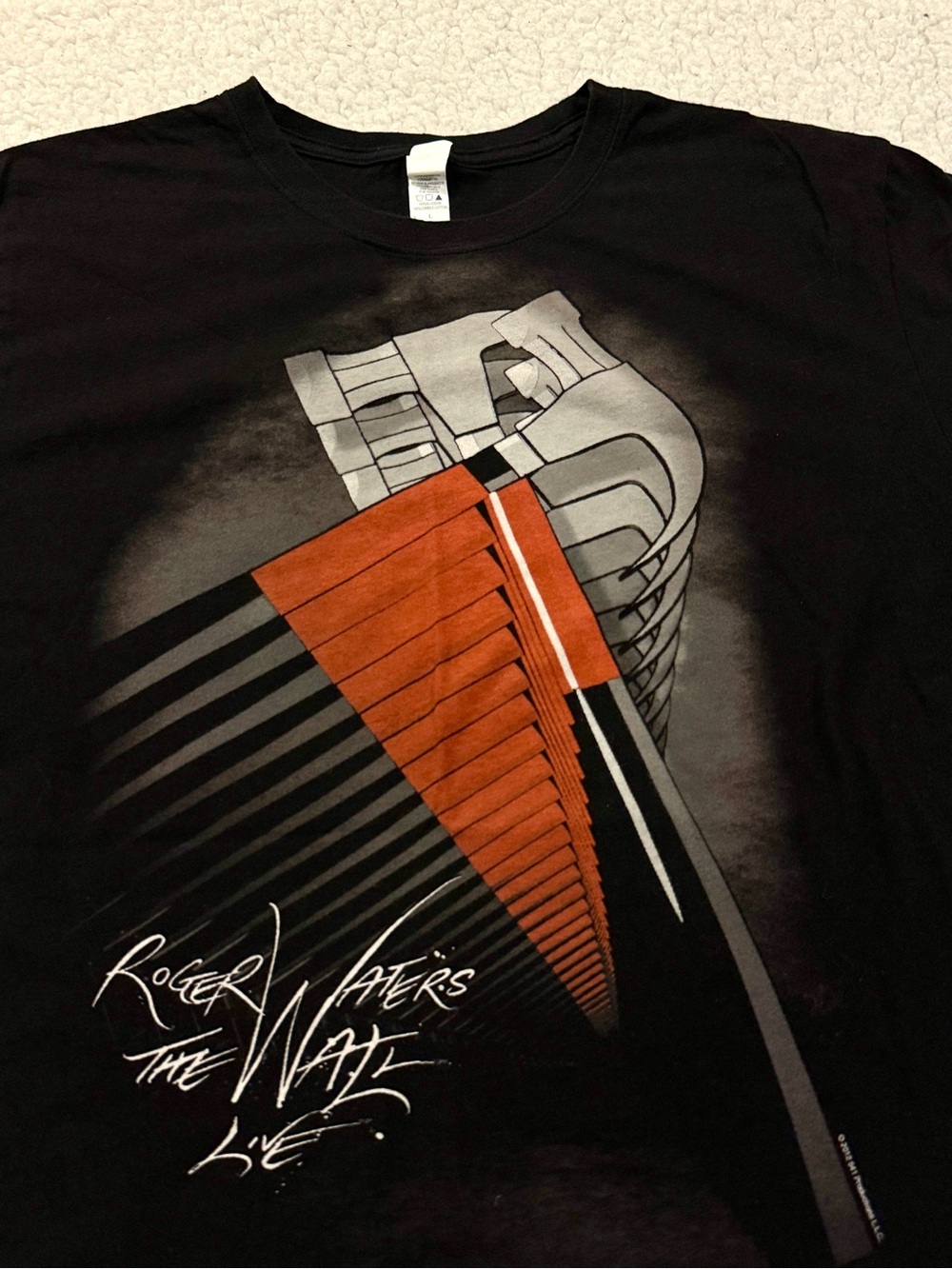 Roger Waters The Wall Live Graphic โHammersโ Tee - Menโs Large